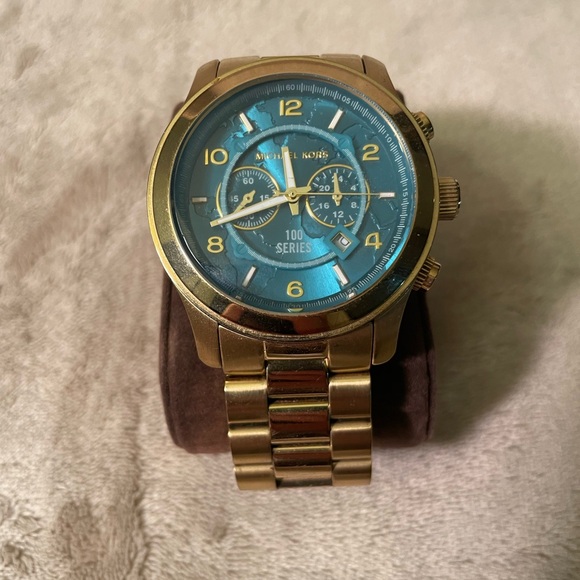 Michael Kors Stop Hunger Watch - Picture 2 of 5